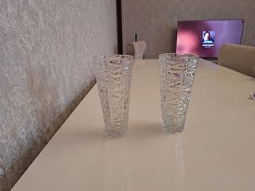 qız qalası şəkli: Bir vaza, Xrustal — 2