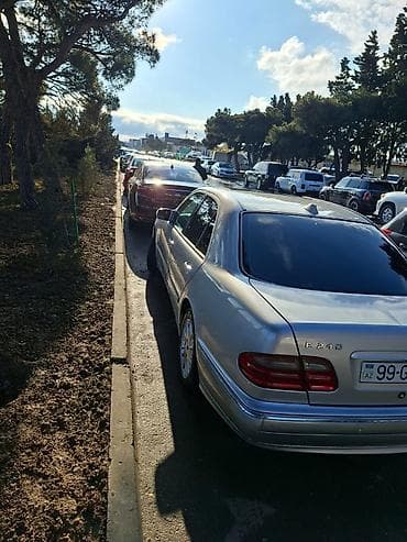 oturacaqlar masin: Mercedes-Benz E 240: 2.4 l | 2000 il Sedan — 5