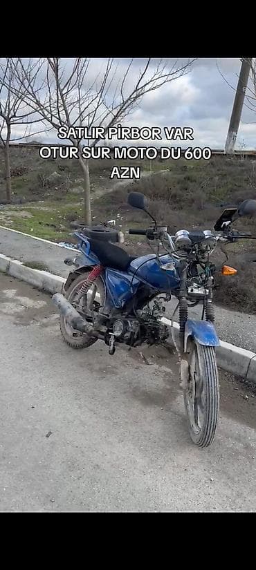 Moped/motosiklet – mavi rəngdə, karbürator (pırbor) ilə. Otur-sür