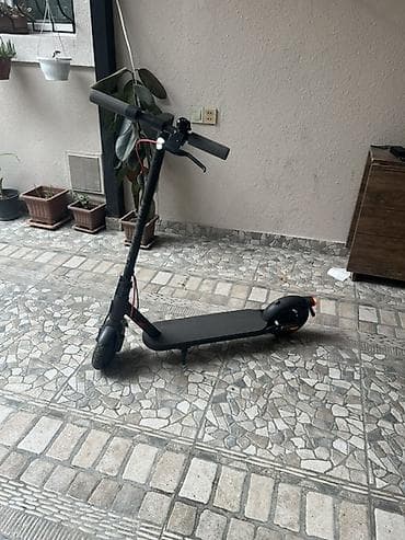 Elektrik nəqliyyatı: İşlənmiş Elektrik samokat 9", 501 - 750 Vt, 16 - 25 km/s, Ünvandan götürmə — 1