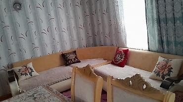 sadə asma tavanlar: Künc divan, Divan — 1