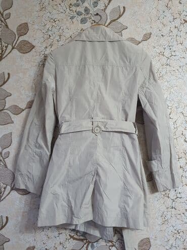 trenc: Bej rəngli qadın trençkot - Klassik ikiqat düyməli (double-breasted) — 3