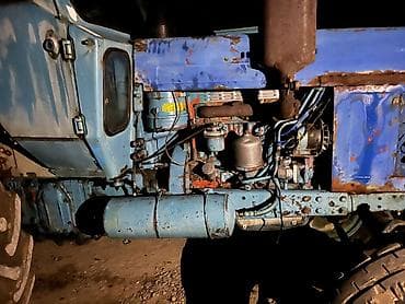 Motonəqliyyat: Mavi rəngli təkərli kənd təsərrüfatı traktoru. Texniki xüsusiyyət və — 5