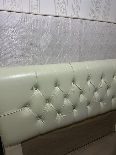 Klassik dizaynlı iki nəfərlik çarpayı karkası və döşək - Başlıq: krem lalafo.az -da Klassik dizaynlı iki nəfərlik çarpayı karkası və döşək - Başlıq: krem