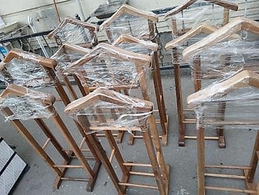 Taxta geyim dayaqları – kişi paltarı üçün “valet” tipli asqılar -