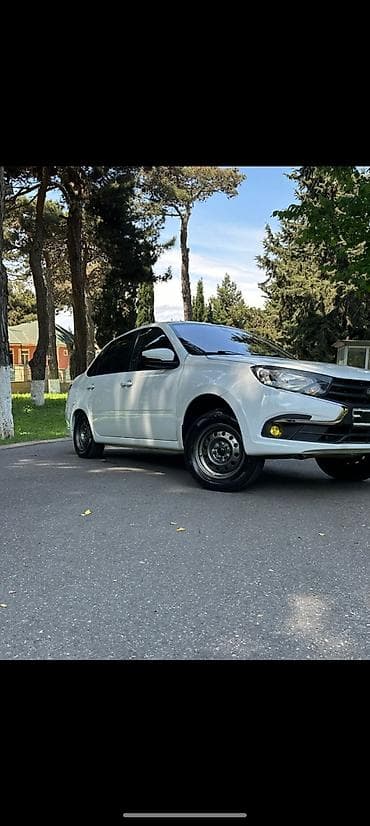 vaz 2106 abirsofka: Lada Granta sedan, ağ rəng, 4 qapı, geniş salon və rahat oturacaqlar — 1