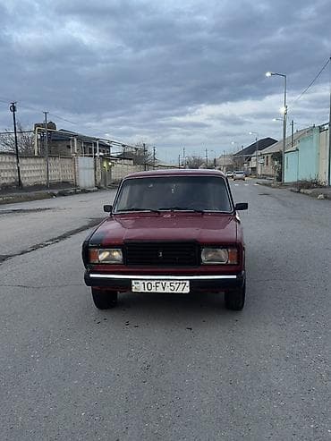 Автозапчасти: VAZ 2107 sedan - Korpus: 4 qapılı sedan, tünd qırmızı rəng, klassik — 1