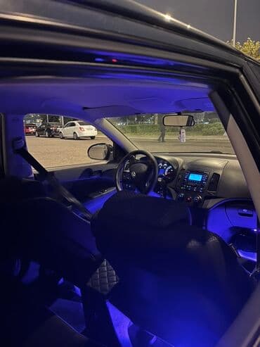 kia sou 2013: Hyundai i30: 1.4 l | Hetçbek — 4