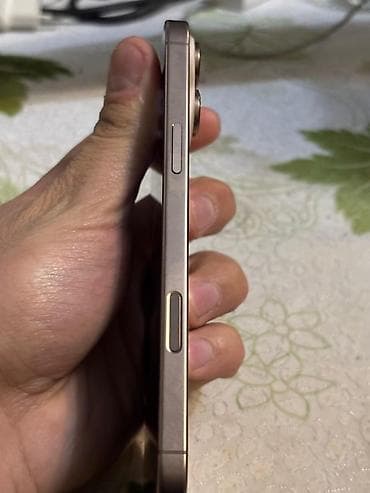 iphone 12 pro max kredit: IPhone 16 Pro Max, 256 GB, Qızılı, Face ID — 9