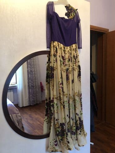 ziyafet paltarları: Ziyafet paltari. baha tikilib, 300 manata satilir. Parcasi gulmexmer — 2