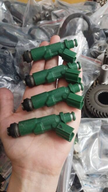 бензиновые двигатели для газонокосилок: Benzin mühərrikləri üçün yanacaq enjektorları (şprislər) Təsvir: - — 4