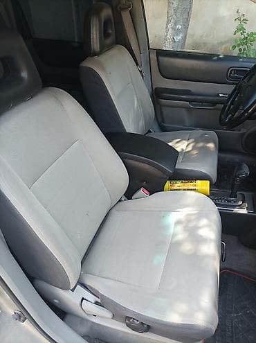 mtz 80 karopka: Nissan X‑Trail (T30) – gümüşü rəngli, 5 nəfərlik kompakt SUV Əsas — 9