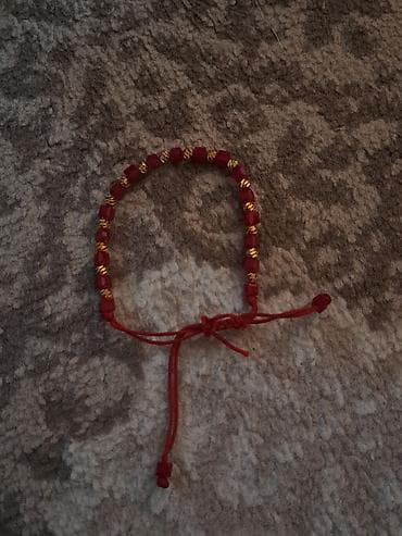 qirmizi ipli qolbaqlar: Bilərzik — 1