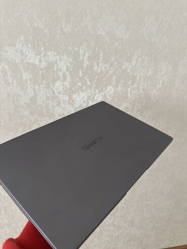 Tavalar: Intel Core i5, 15.6 " — 3