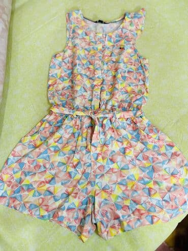 Manejlər: Şort-tulum. Tommy Hilfiger. Razmer 12/14 yaş Xarici brenddir — 2