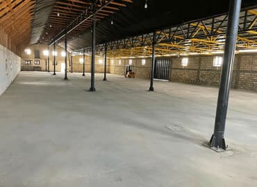 Qarajlar: Masazırda 45 sotda yerləşən Anbar icarəyə verilir.Tək anbarın öz — 1