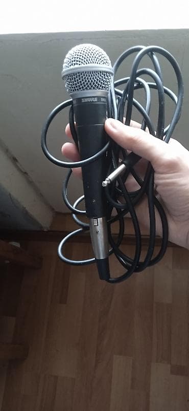 Shure SM58 dinamik vokal mikrofonu – əfsanəvi kardioid yönlü nümunə