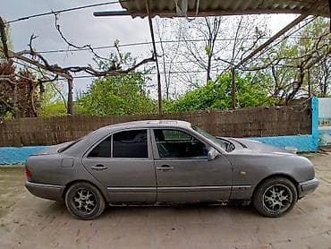 bmw f10 stop: Mercedes-Benz E‑Class W210 sedan - Kuzov: boz rəng, 4 qapılı sedan - — 4
