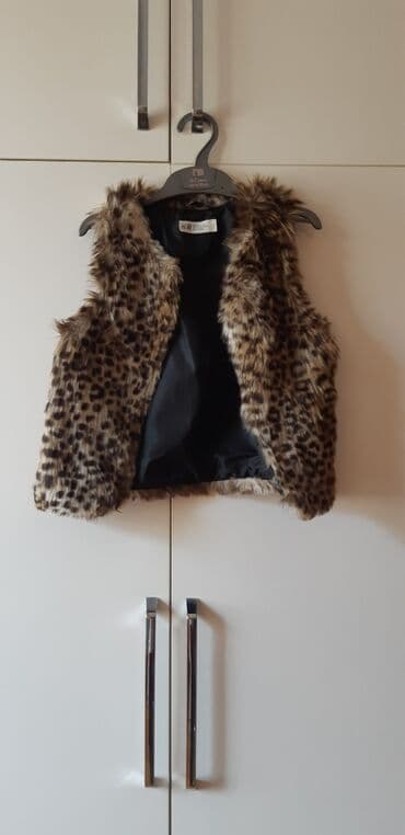 papaqlar qiz ucun: Usaq ucun jilet,7-8 yash,ela veziyyetde — 1