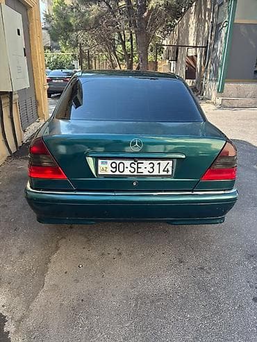 Mercedes-Benz C-Class: 1.8 л | 1998 г. Седан — 3