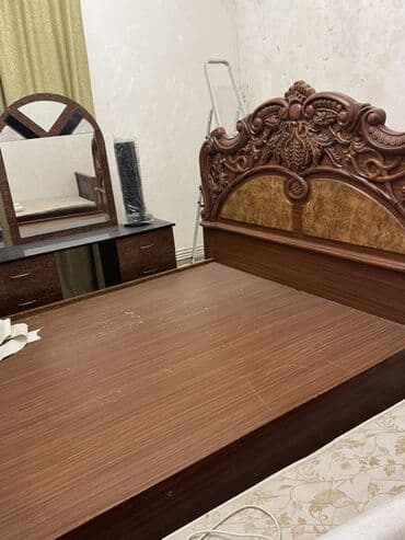 Декор и интерьер: Двуспальная кровать, Шкаф — 3