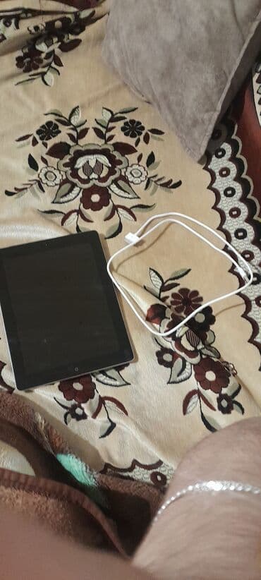 Monitorlar: İşlənmiş Apple iPad 3 (2012), 9,7", 64 GB, Ödənişli çatdırılma — 4