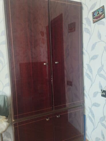 Komodlar: Açılan, 4 qapılı Düz dolab, Şifonyer — 1