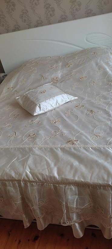 Şəkillər, tablolar: Yataq üçün rəng - Ağ Yataq örtüyü — 2