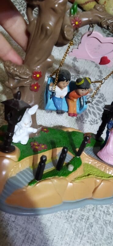 at suvinir: Fiqur — 3