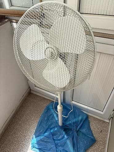 Ventilyatorlar: Döşəmə tipli elektrik ventilyatoru - Rəng: ağ - Tip: hündür stendli — 1