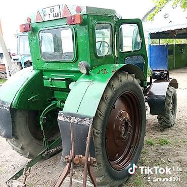 traktor 16: Traktor MTZ tipli, kabinalı, yaşıl rəng. - 4x2 təkər sxemi, qabaqdar — 5