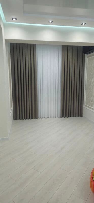 qeşeng şekiller: Qəşəng pərdələr otağa zəriflik qatır. Ağ tül pərdələr işığı yumşaq — 16