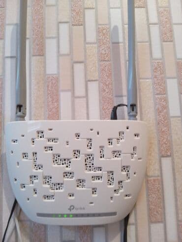 işlənmiş modem: Modem hec bir problemi yoxdu əla isləyir 2 antenali — 2