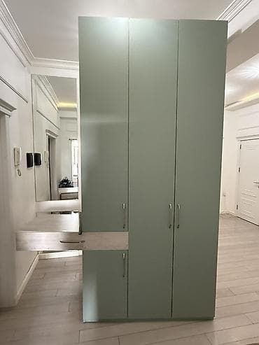 dehliz dolabl: 3 qapılı, Güzgülü, Digər rəng, Digər material, Açılan, Düz dolab — 1