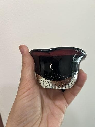 şuşe silen: Bədii şüşə qab – dekorativ külqabı. - Material: tam şüşə, içəridə — 1
