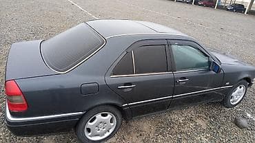 mersedes 190: Mercedes-Benz C 180: 1.8 l | 1995 il Sedan — 6