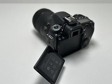 foto aparat canon: Canon EOS 80D + Canon EF-S 18-135mm f/3.5-5.6 IS STM dəst - Kamera — 7