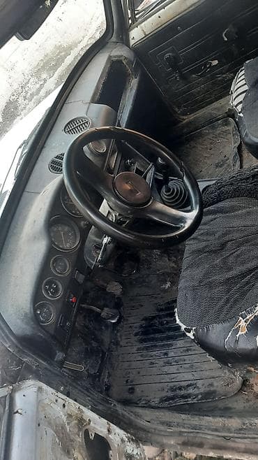 vazlar: VAZ 2101 (“Jiquli”) – komplekt avtomobil - Kuzov: 4 qapılı sedan, ağ — 4
