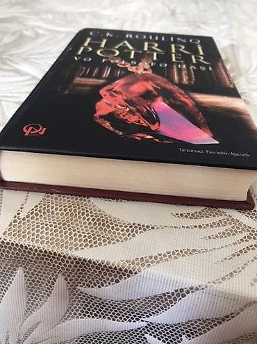Məhsul: Kitab – “Harri Potter və Fəlsəfə Daşı” Müəllif: C.K. Roulinq
