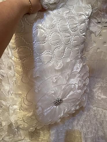 dekorativ guller: Yataq üçün Qaşlı rəng - Ağ Yataq örtüyü — 3