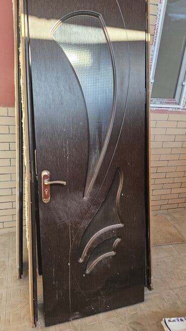 Plastik qapılar: Məhsul: Otaq qapısı (dekorativ şüşəli model) 80×205 — 2