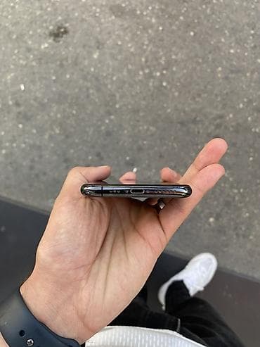 mac pro: IPhone 11 Pro, Space Gray — 5