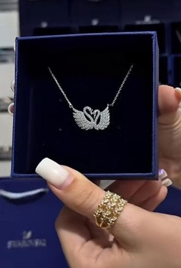 Swarovski boyunbağı
Qablaşdırma hədiyyə lalafo.az -da Swarovski boyunbağı
Qablaşdırma hədiyyə