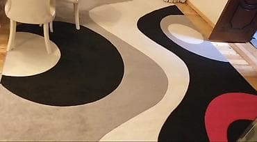 Müasir dizaynlı xalça - Rənglər: qara, ağ, boz və tünd qırmızı aksent