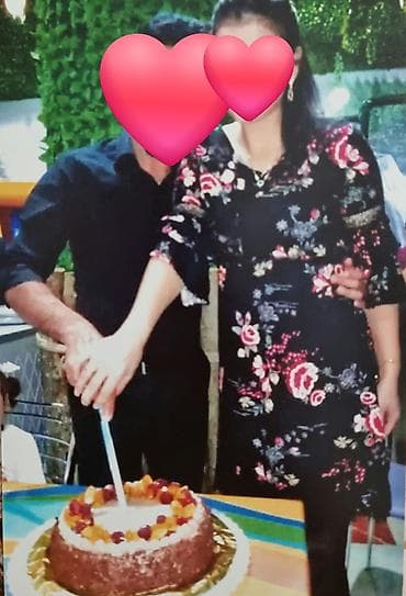 cırt cırt sac: Kupe Style qadın paltarı - Rəng və naxış: Qara fon üzərində çiçəkli — 2