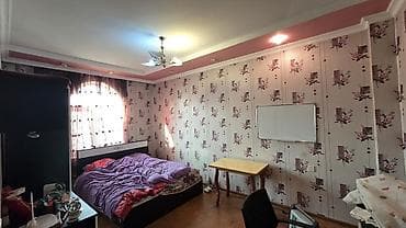 memar ecemide ev alqi satqisi: 2 mərtəbəli həyət evi - Tikili: daş divarlı, möhkəm konstruksiya; — 10