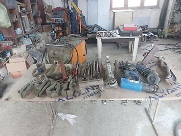 Tavan: Avto-təmir və kuzov işləri üçün alət və avadanlıq dəsti Tərkib: - — 9