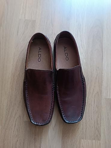 vans ayaqqabı: Kişi üçün ayaqqabı,42 razmer.Təzədir — 1