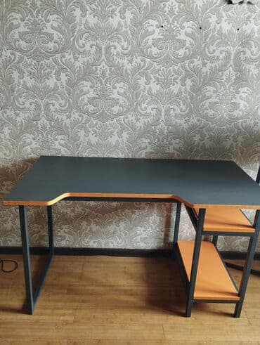 Düz masa, Polkalı, Siyirməsiz, Metal, Zəmanətsiz