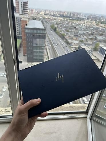 13: HP Elite Dragonfly mavi ultrabuk - Premium maqnezium gövdə, yüngül və — 2